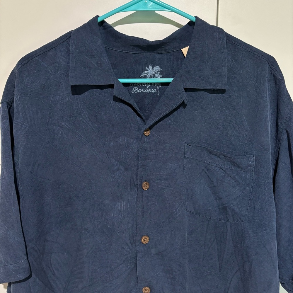 Vintage Tommy Bahama Silk Mens Shirt Hawaiian M Short Sleeve Button Front Floral